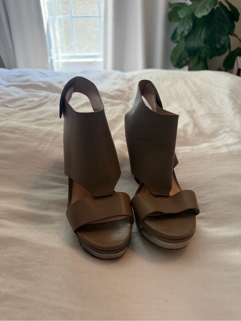 Vince Camuto Taupe Brown Leather Open-Toe Wedge Sandals